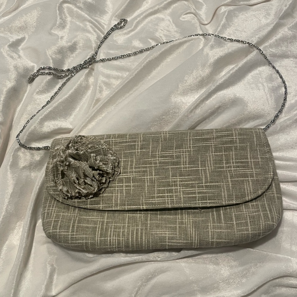 Taleen Clutch With Crossbody Strap